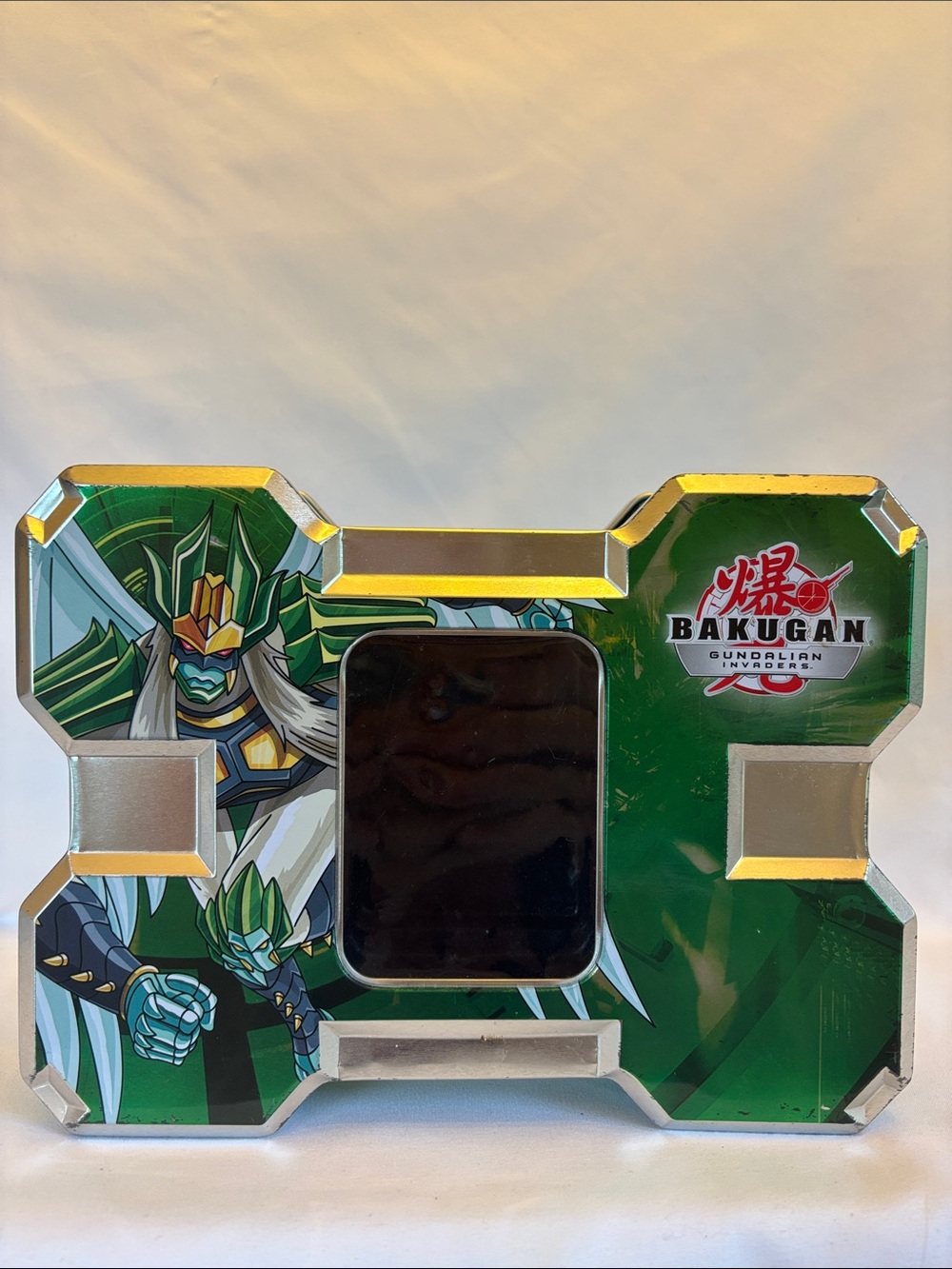 OFFICIAL BAKUGAN GUNDALIAN INVADERS GREEN COLLECTOR TIN CAN